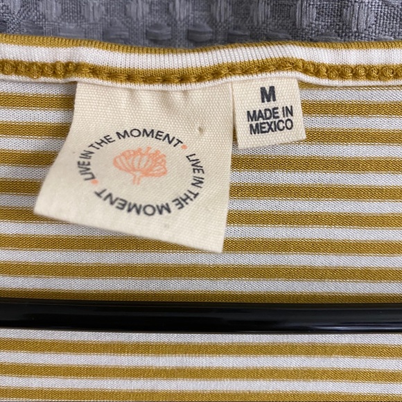 Cropped T-Shirt - Picture 2 of 2